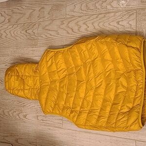 Zara Yellow Hooded Puffer Vest in a Size 13/14, BNWT!